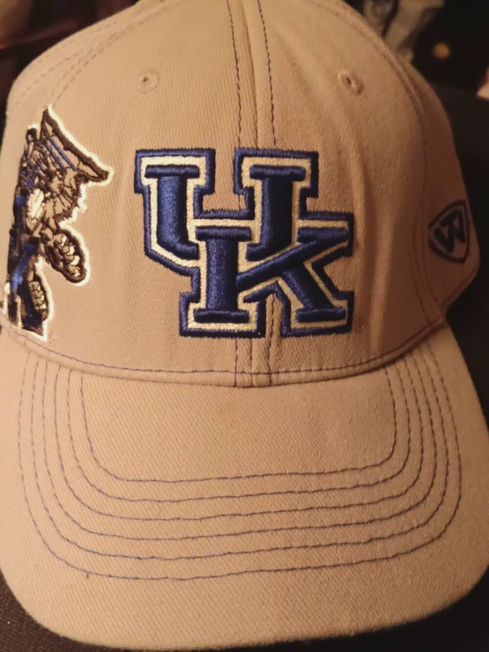 Mens University of Kentucky fitted hat